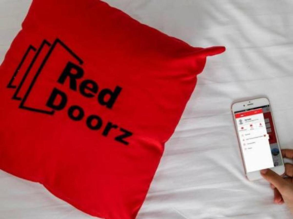 Reddoorz @ Genteng Sorabaya Extérieur photo